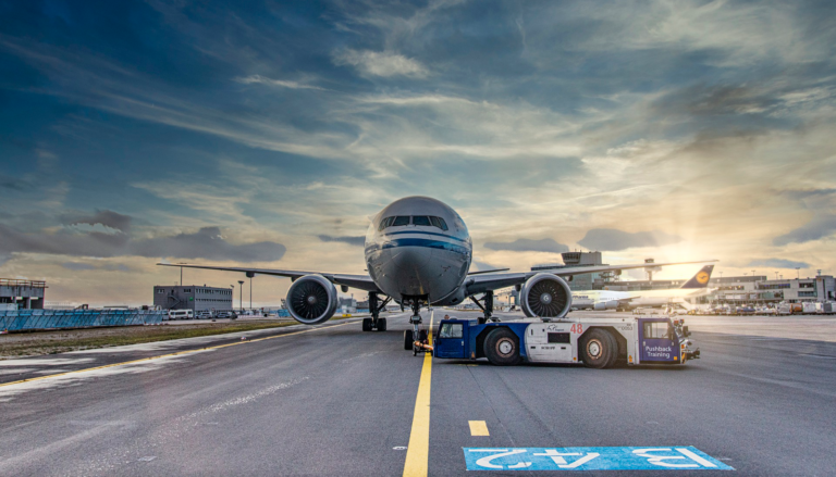 Avion en aeropuerto