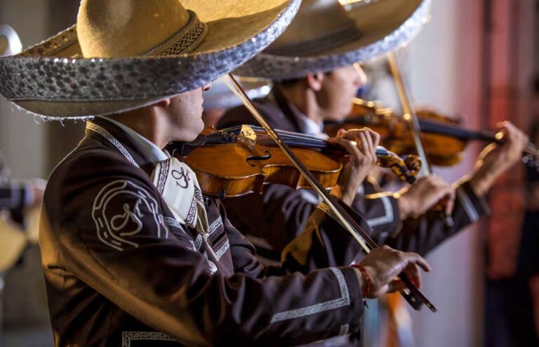 GUADALAJARA: MAGIA MEXICANA