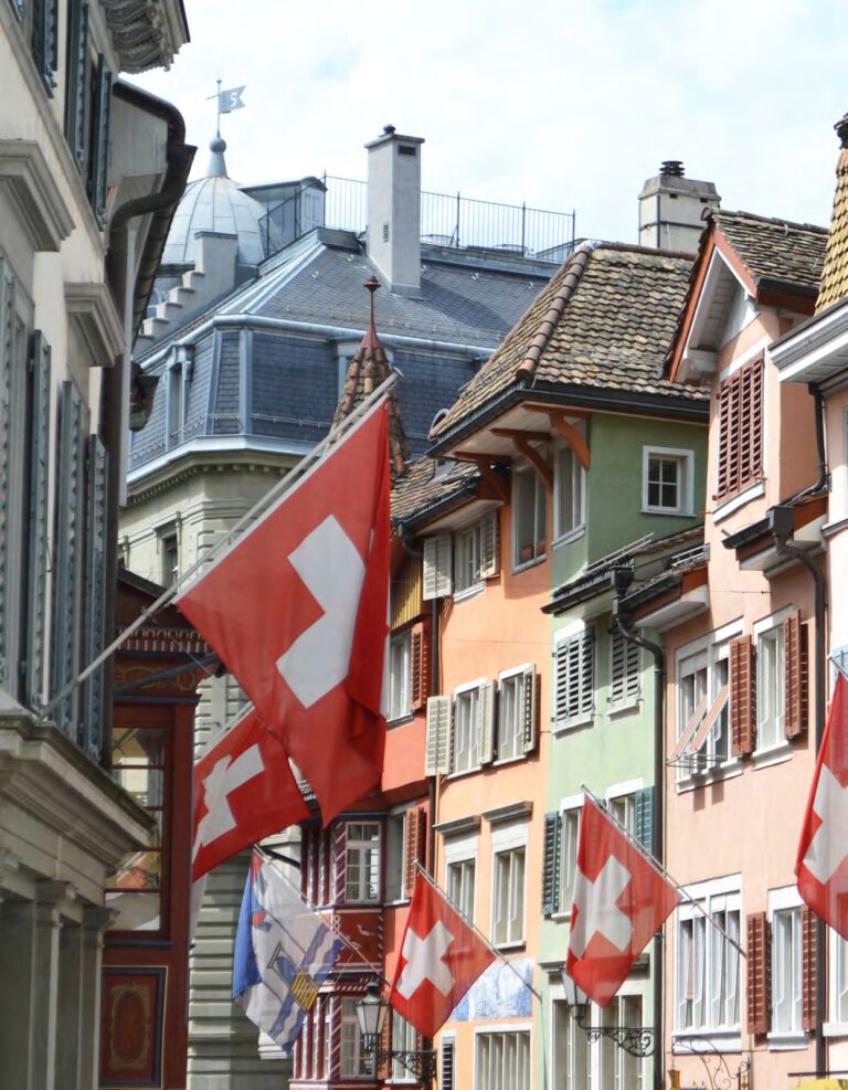 SUIZA: COMO UN RELOJ