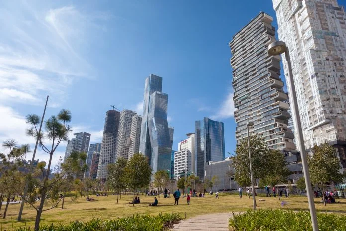 1. Parque La Mexicana en Santa Fe 1 696x464 1
