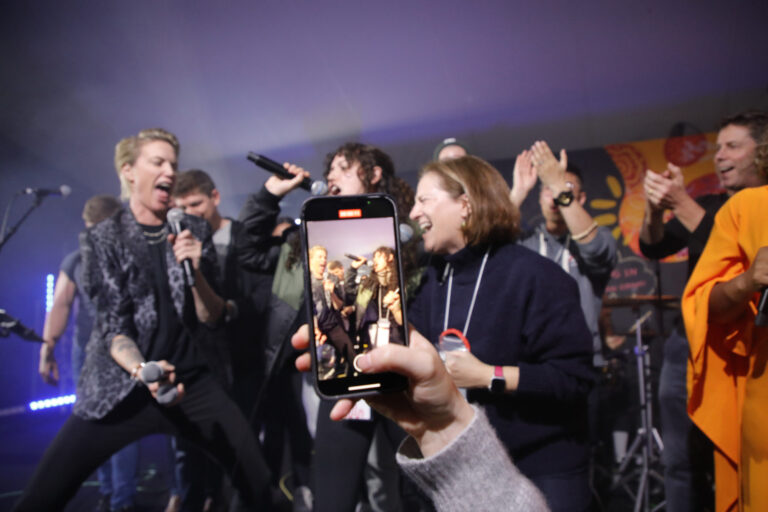 UNIDOS POR LA MÚSICA